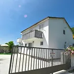 Ban Apartmani
