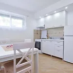 Ban Apartmani