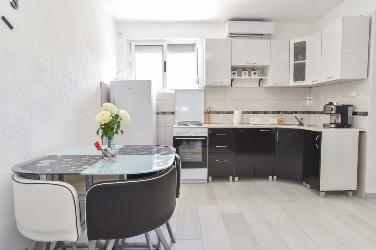 Ban Apartment Budva