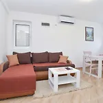 Ban Apartmani