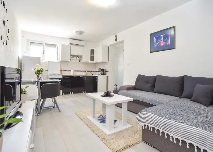 Ban Apartmani