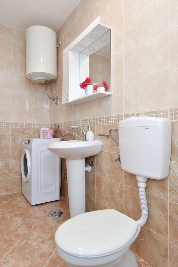 Ban Apartment *