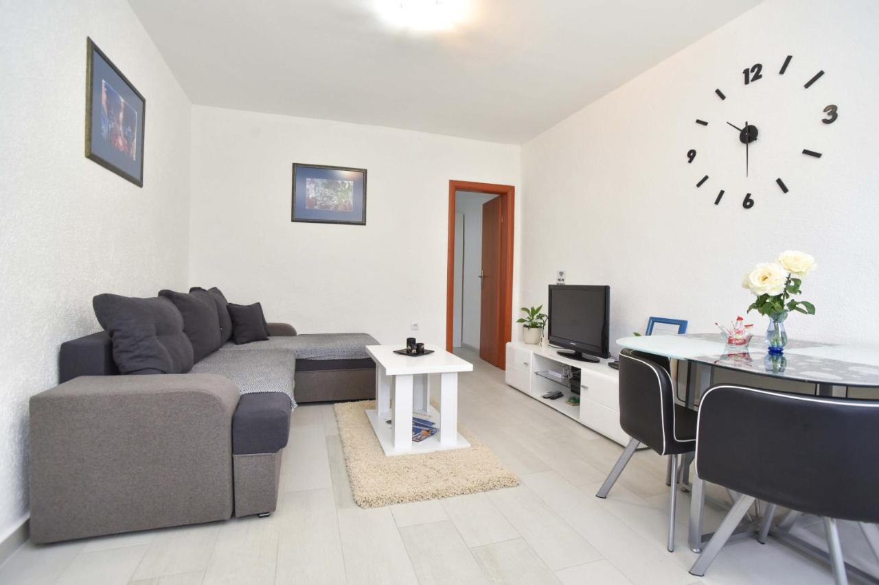 Apartment Ban *